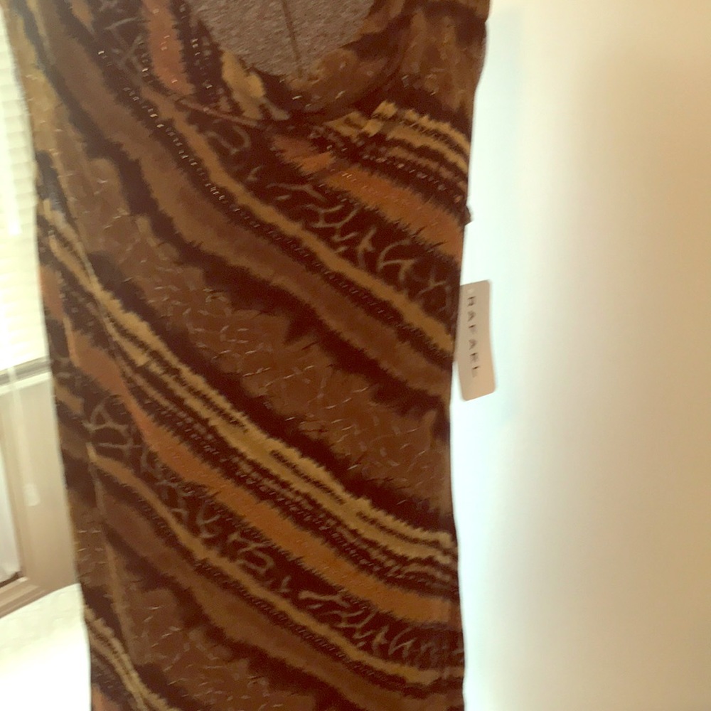 Cowl neck animal type print sleeveless top🌟